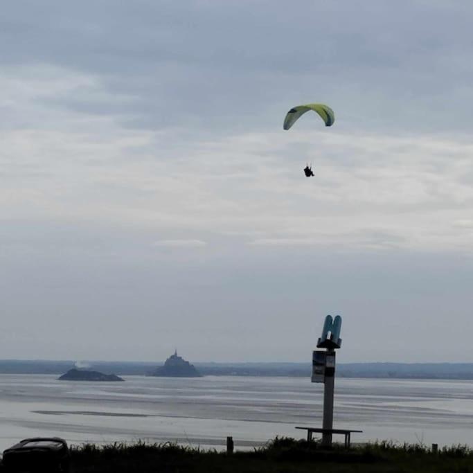 Maison Vue Sur Le Mont Saint Michel Et Sa Baie Champeaux 外观 照片