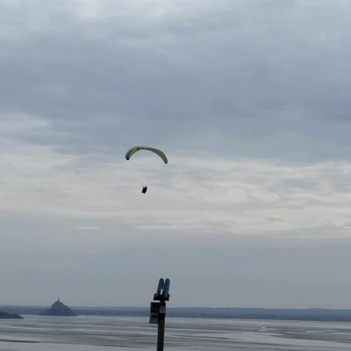 Maison Vue Sur Le Mont Saint Michel Et Sa Baie Champeaux 外观 照片